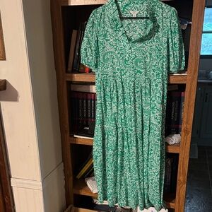 Ann Taylor Green and White Paisley Midi Dress